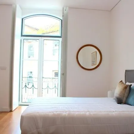 Fanqueiros Apartment *